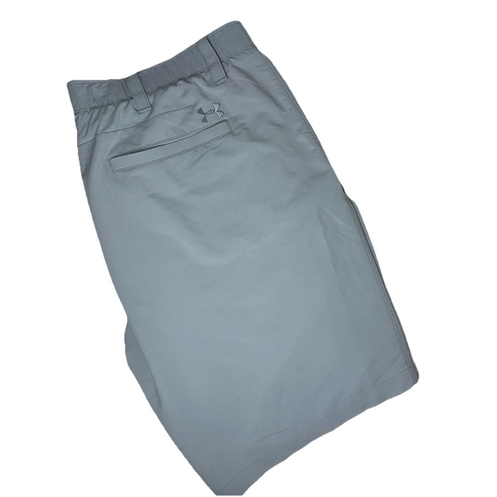 Under Armour Golf Shorts‎ Gray Mens Size 42 Stretch WaistBand Loose Fit